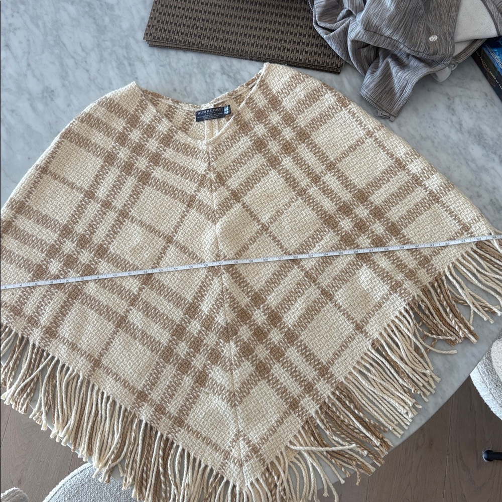 Burberry Wide Check Wool Shawl - Picture 4 of 5